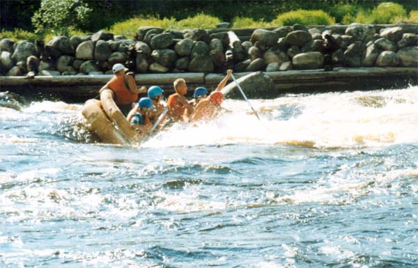 Нахкопорог. Вид с правого берега на бочку. Фото К.Волкова