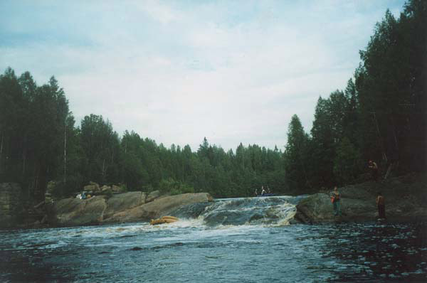 Вид на порог "Верхняя Мельница". Фото К.Волкова
