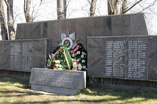Мемориалы памяти и захоронения войнов погибших во времена ВОВ 1941-1945гг.