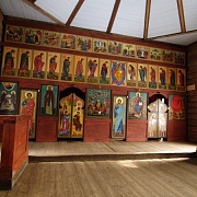 иконостас выполнен заслуженными художниками России И. и Ю. Грецкими